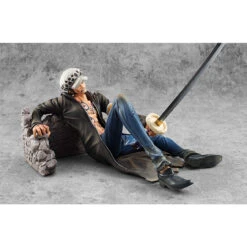 MegaHouse Portrait.Of.Pirates One Piece Trafalgar Law Ver.VS 1/8 PVC Figure (Completed) -Megahouse 003 83683.1500541279