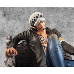 MegaHouse Portrait.Of.Pirates One Piece Trafalgar Law Ver.VS 1/8 PVC Figure (Completed) -Megahouse 006 07709.1500541279