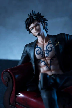 MegaHouse Portrait.Of.Pirates One Piece S.O.C Trafalgar Law 1/8 PVC Figure -Megahouse 011 45529.1472791374